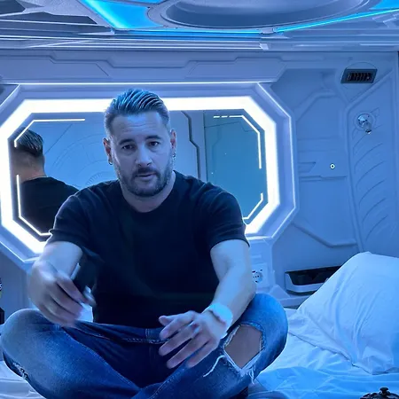 מלון קפסולה Futurotel סביליה