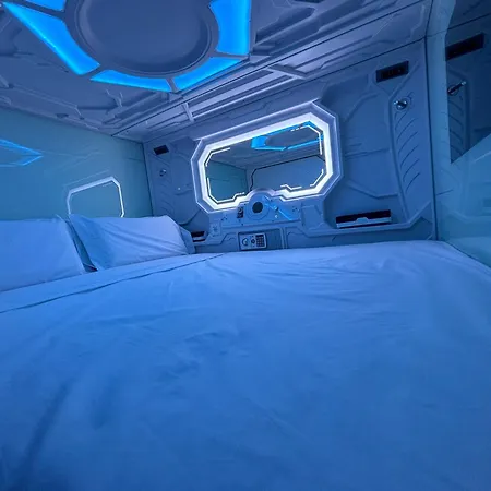 Hôtel capsule Futurotel 3*